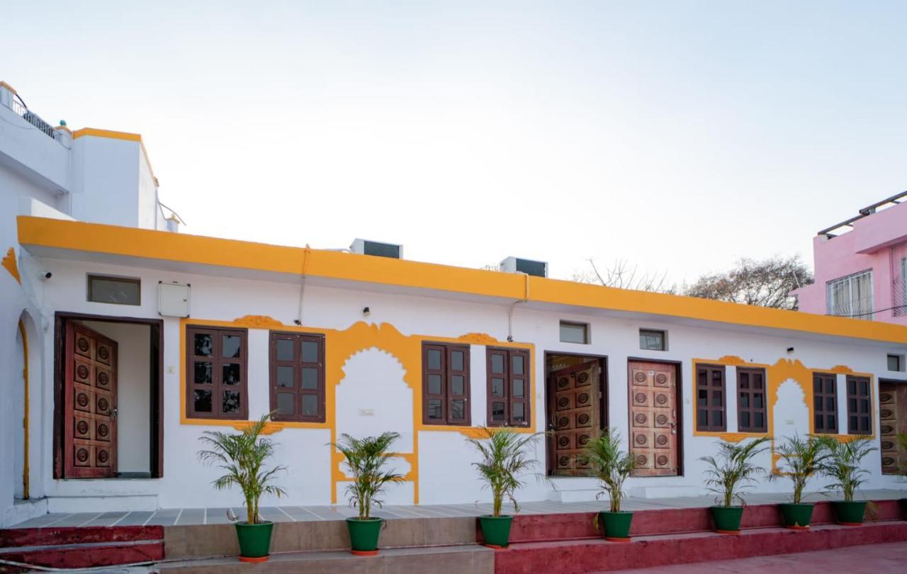 Hotel Ambavgarh Palace Удайпур Экстерьер фото