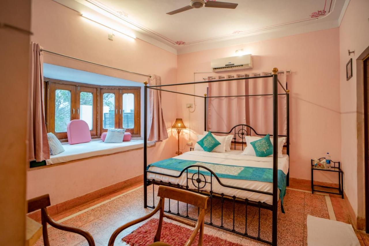 Hotel Ambavgarh Palace Удайпур Экстерьер фото