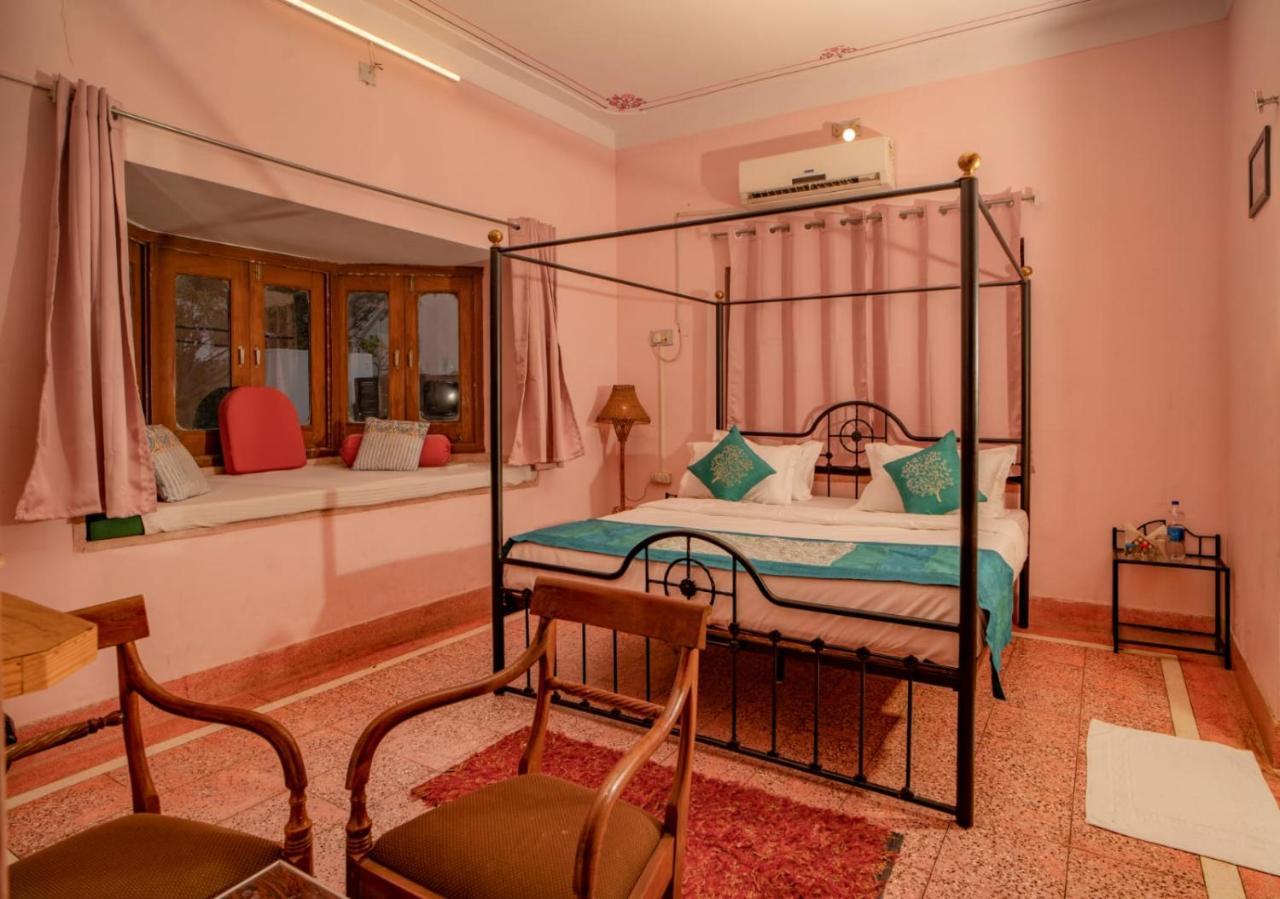 Hotel Ambavgarh Palace Удайпур Экстерьер фото