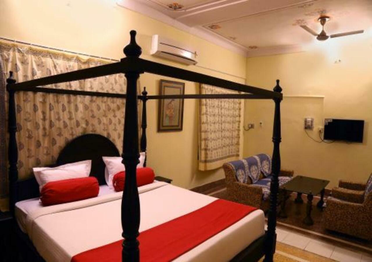 Hotel Ambavgarh Palace Удайпур Экстерьер фото